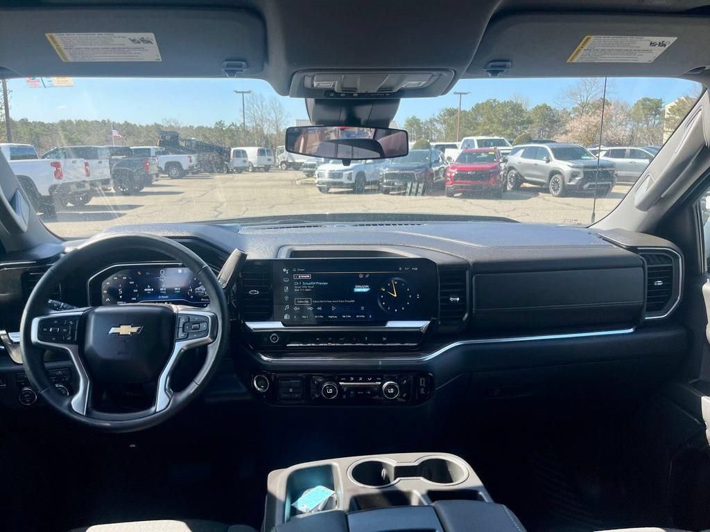 Used 2023 Chevrolet Silverado 1500 LT AWD/4WD image 20