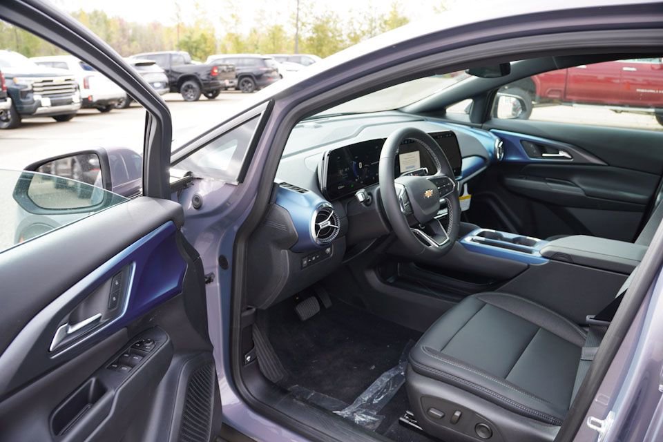 New 2026 Chevrolet Equinox EV LT AWD/4WD image 10