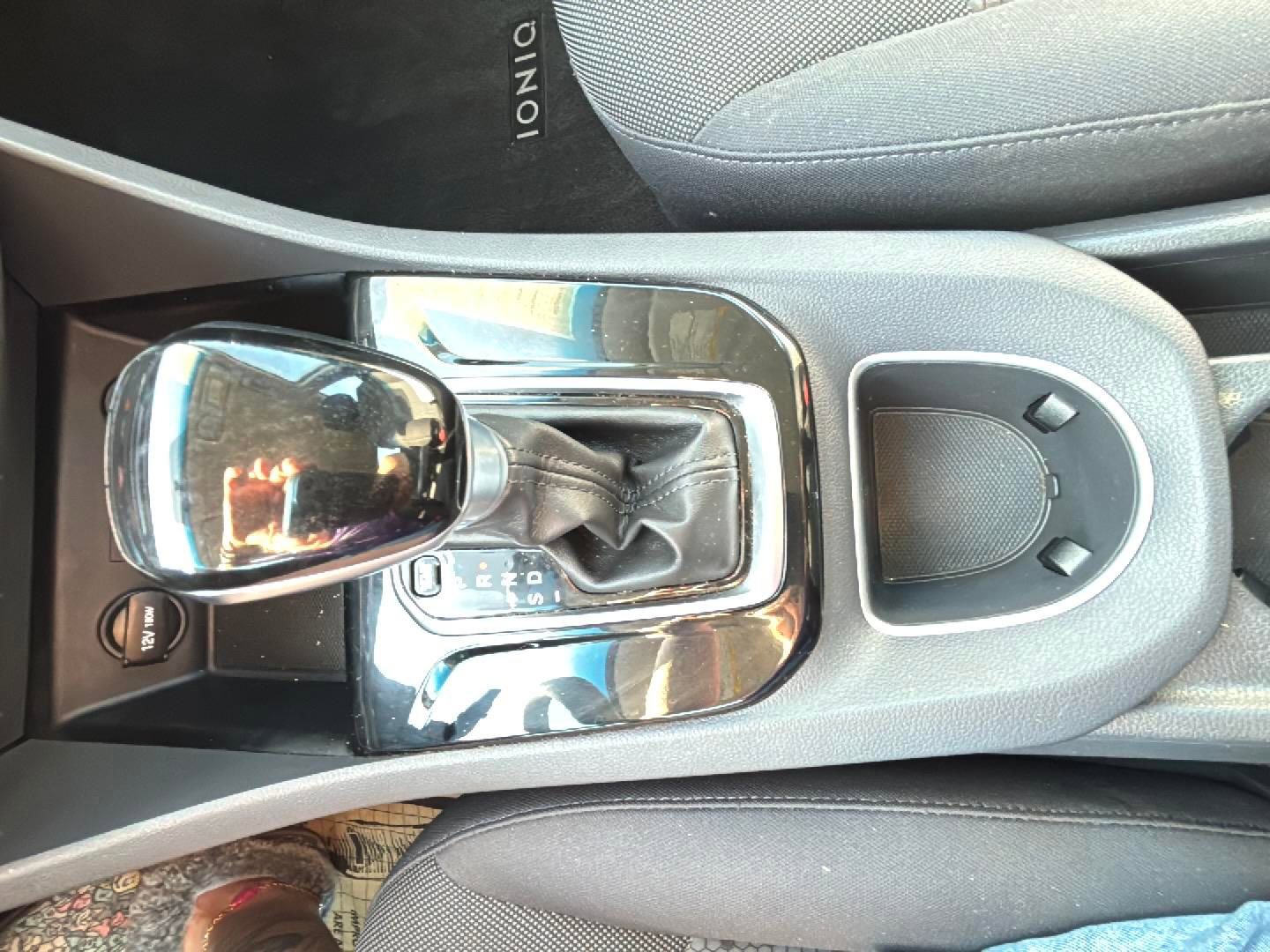 Used 2018 Hyundai Ioniq Blue FWD image 13