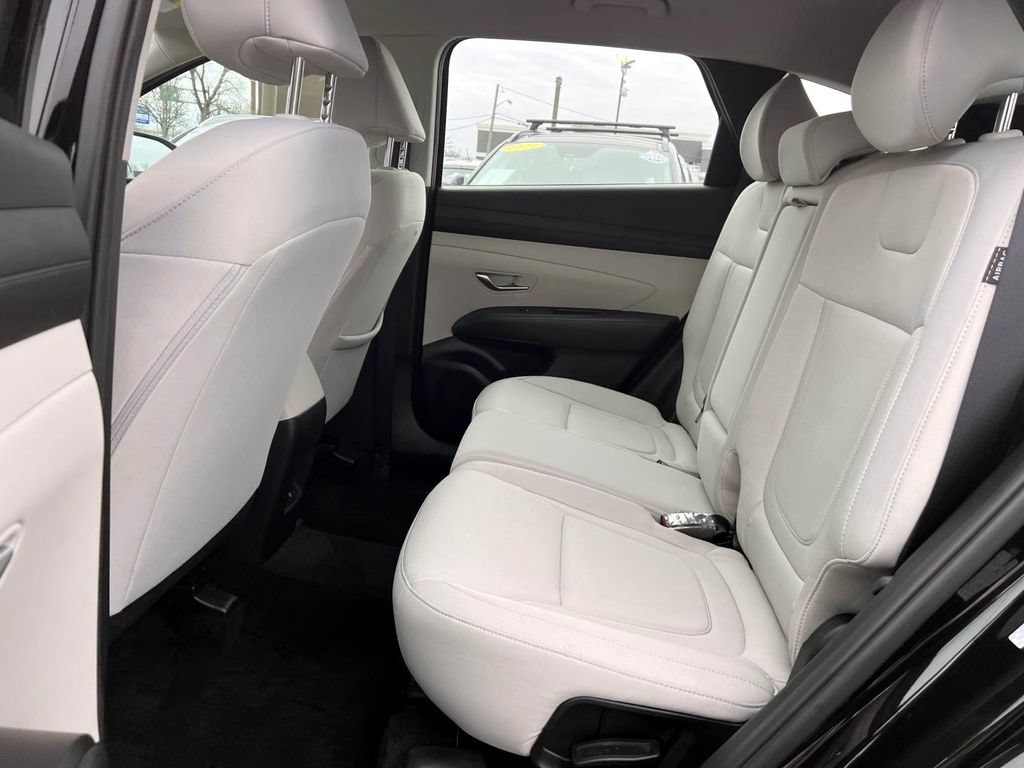 Certified 2025 Hyundai Tucson SE AWD/4WD image 9
