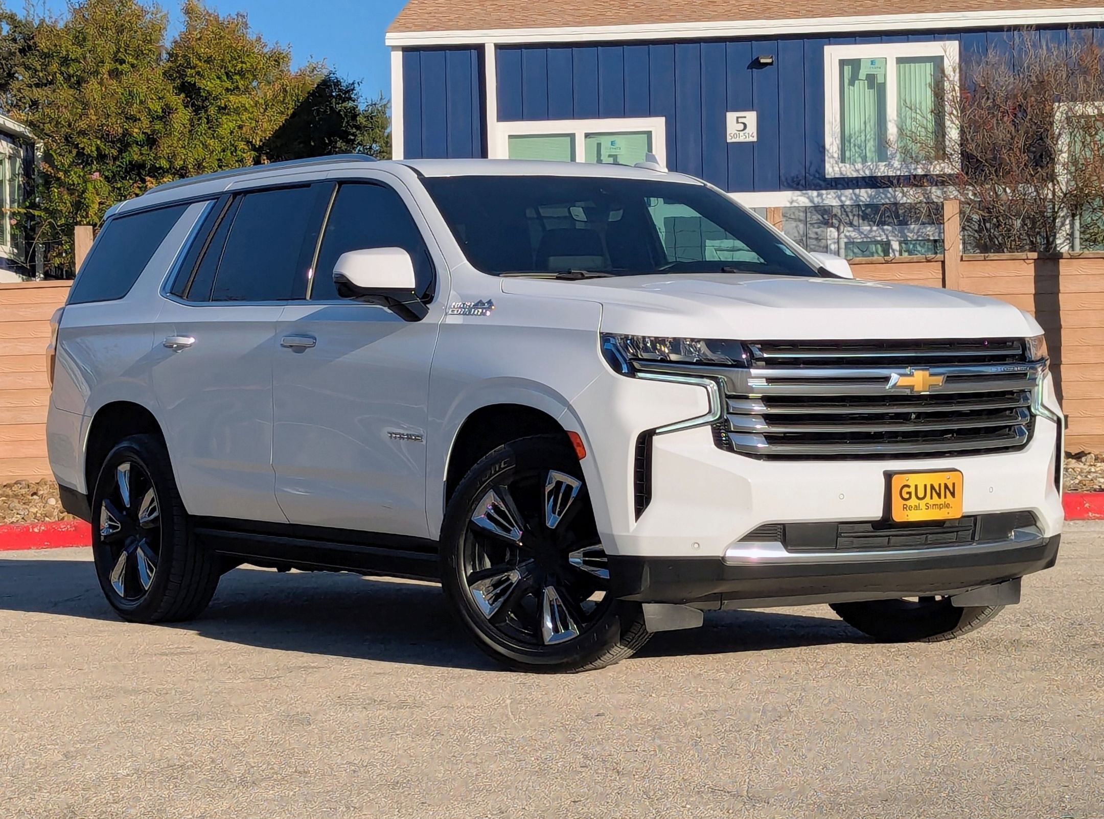 Used 2022 Chevrolet Tahoe High Country image 2
