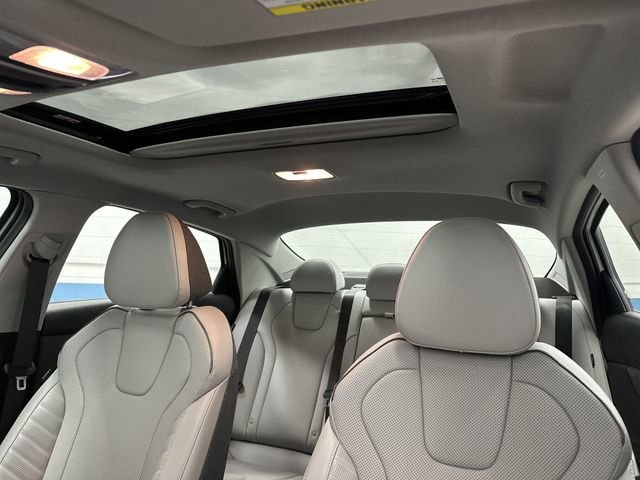 Used 2024 Hyundai Elantra Limited image 7