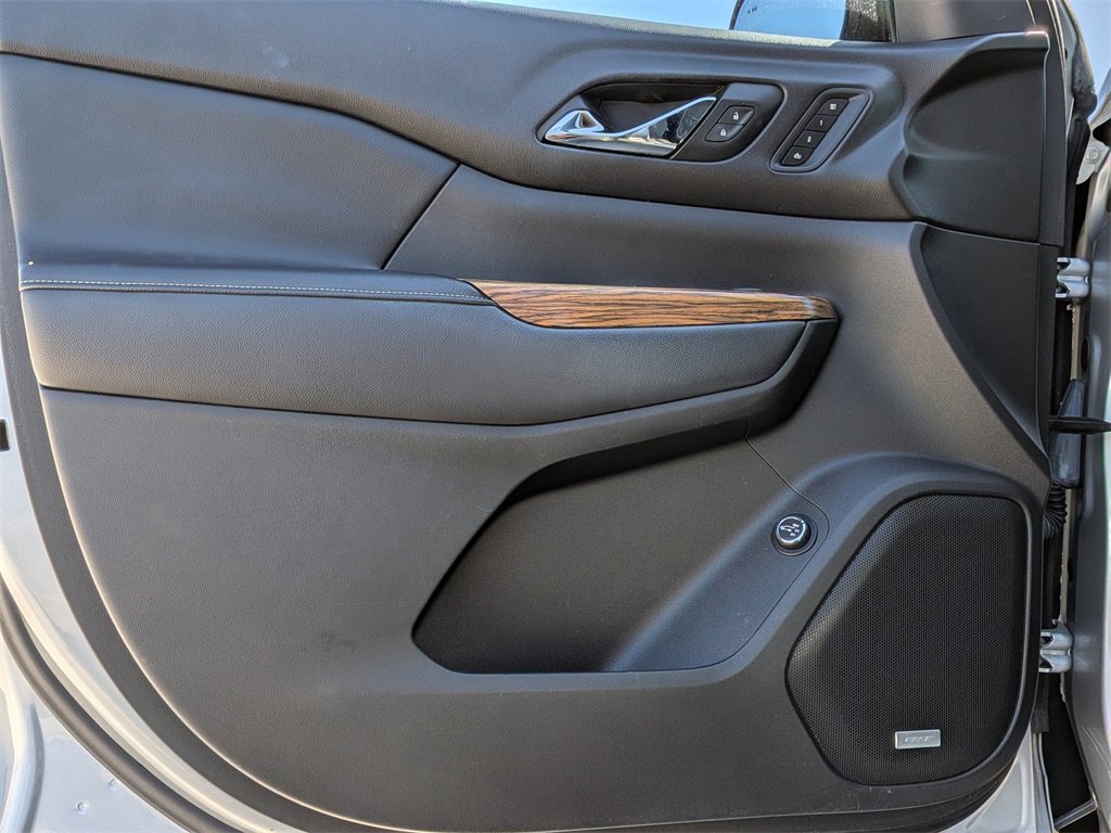 Used 2017 GMC Acadia Denali w/ Technology Package image 8