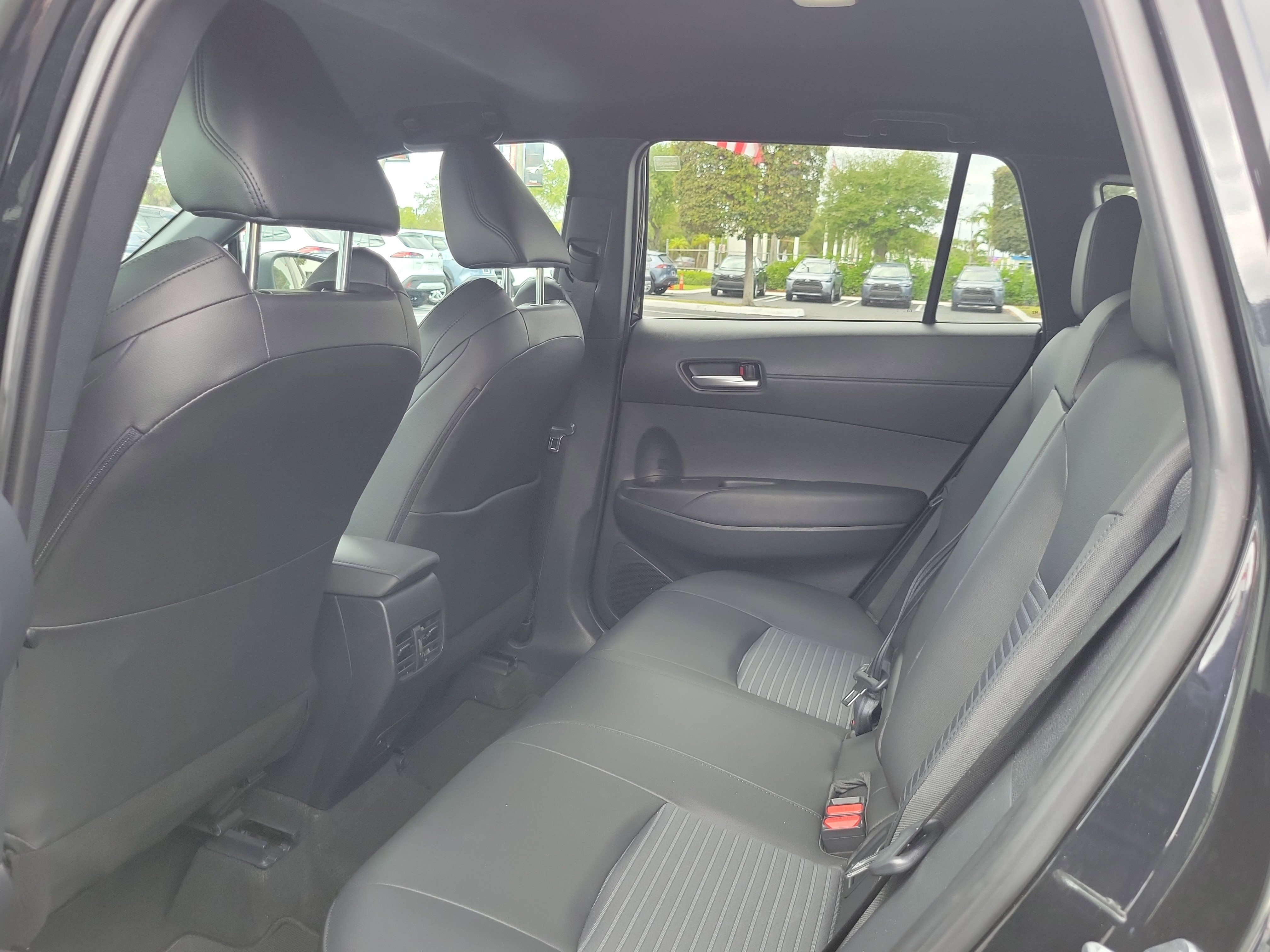 Used 2024 Toyota Corolla Cross SE image 18