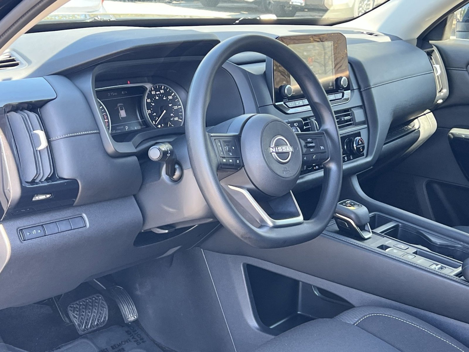 Used 2024 Nissan Pathfinder S image 8