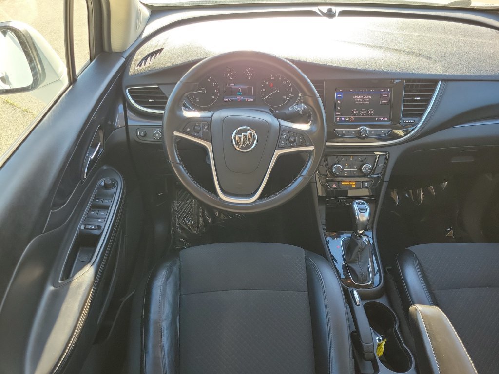 Used 2022 Buick Encore Preferred AWD/4WD image 11