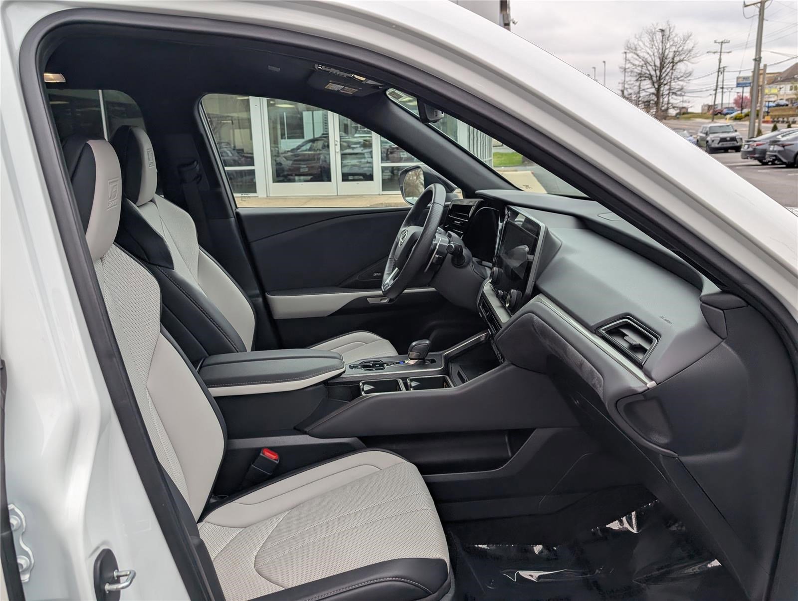 Certified 2024 Lexus TX 500h AWD w/ Technology Package image 12