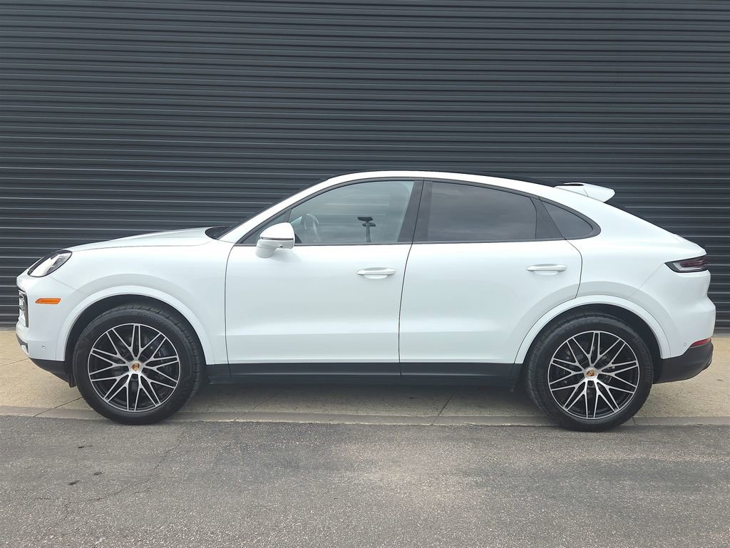 Certified 2025 Porsche Cayenne Coupe image 2