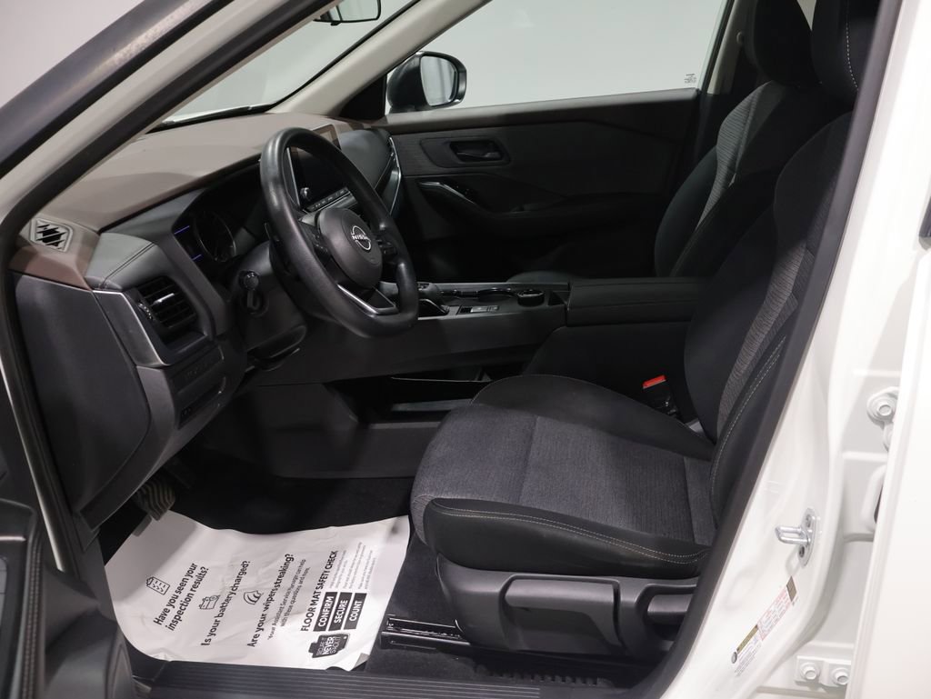 Used 2022 Nissan Rogue S AWD/4WD image 9
