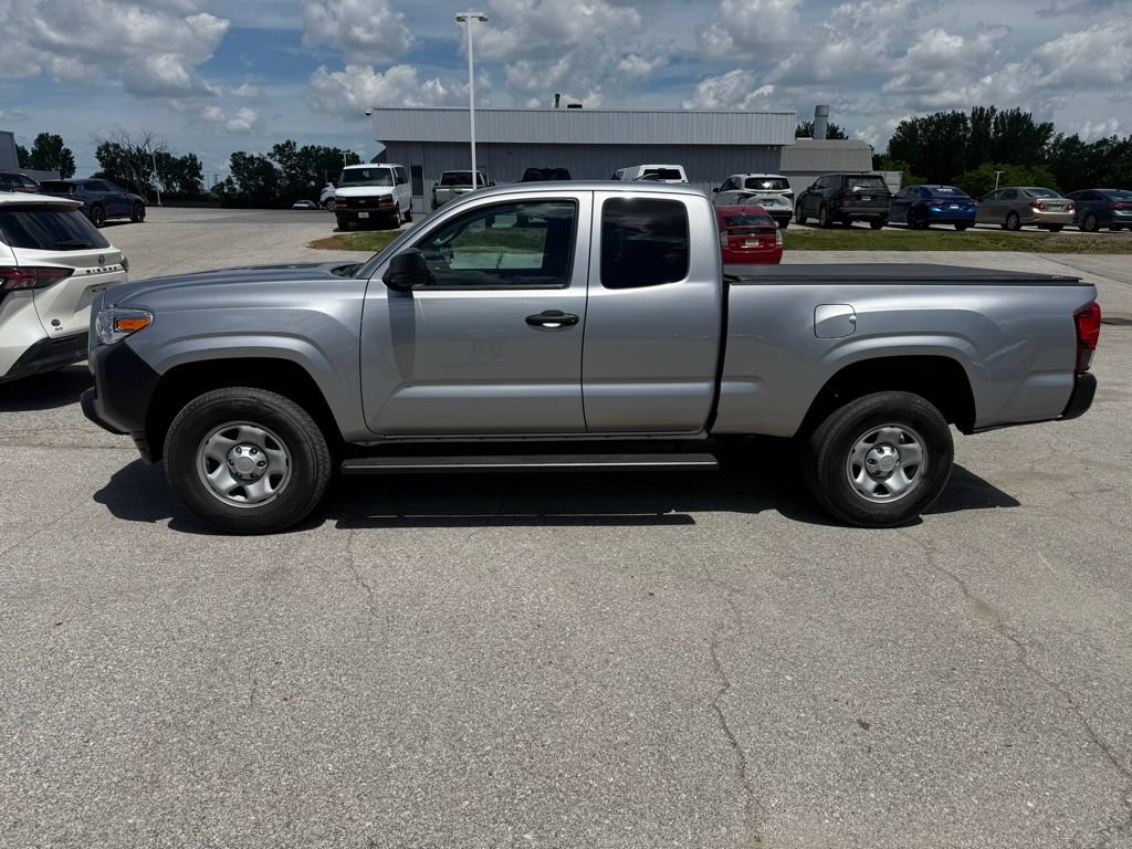Used 2019 Toyota Tacoma SR RWD image 2