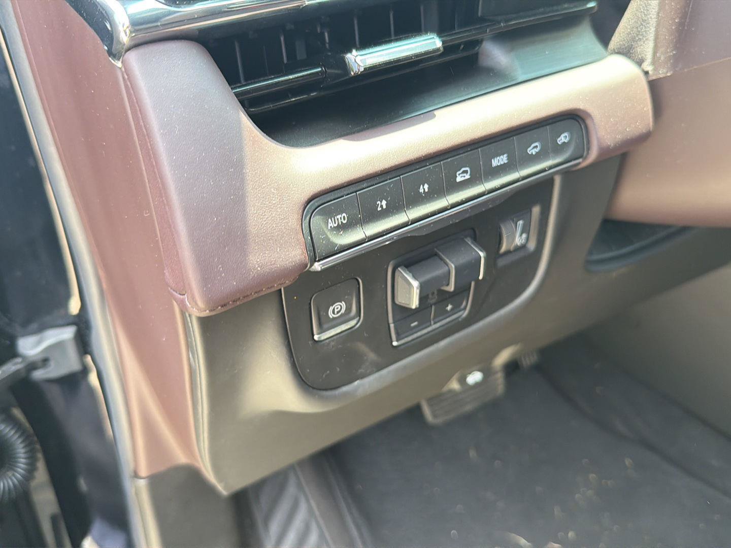Certified 2023 Cadillac Escalade ESV Sport Platinum AWD/4WD image 8