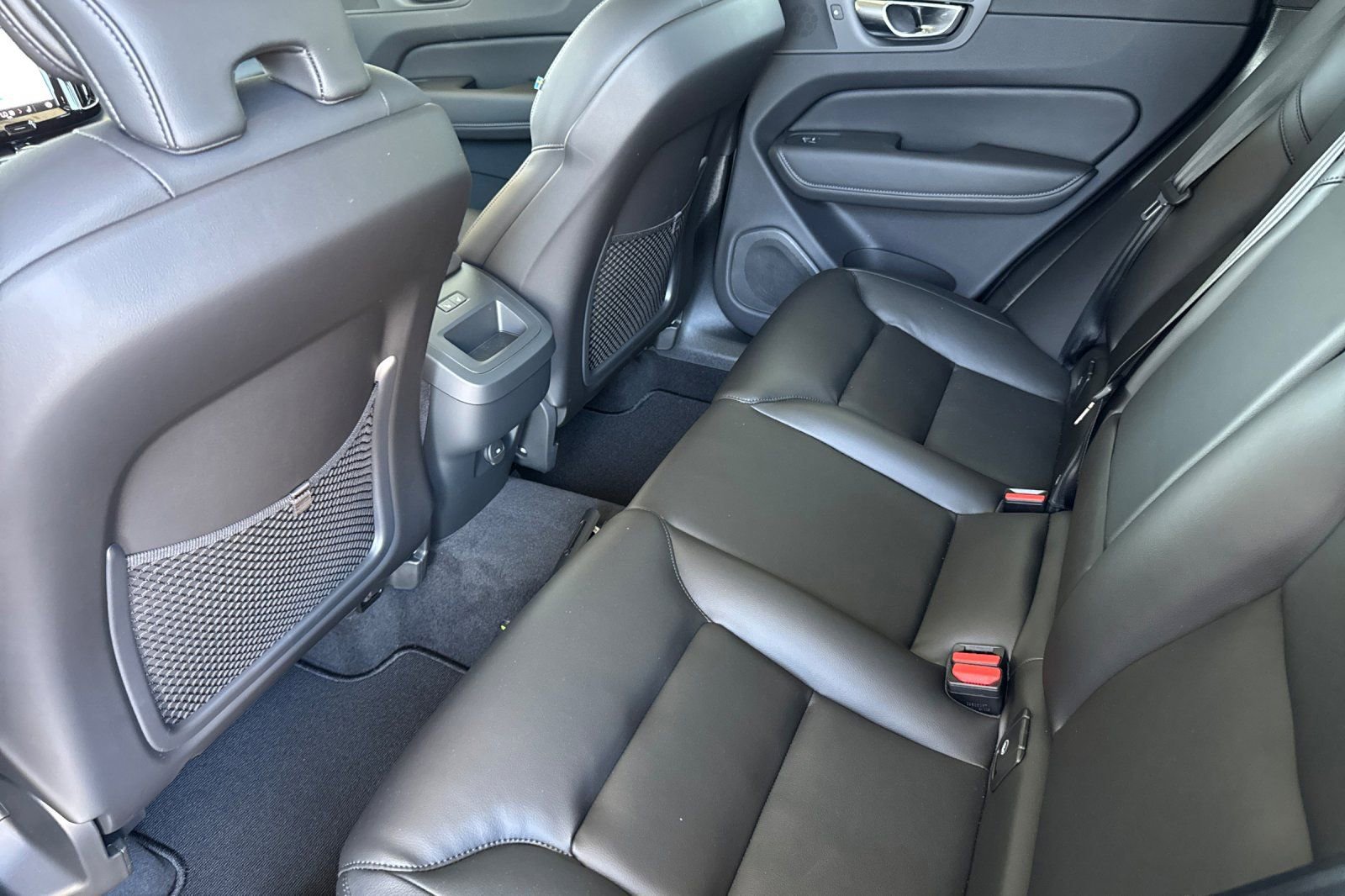 New 2025 Volvo XC60 B5 Core w/ Protection Package Premier image 11