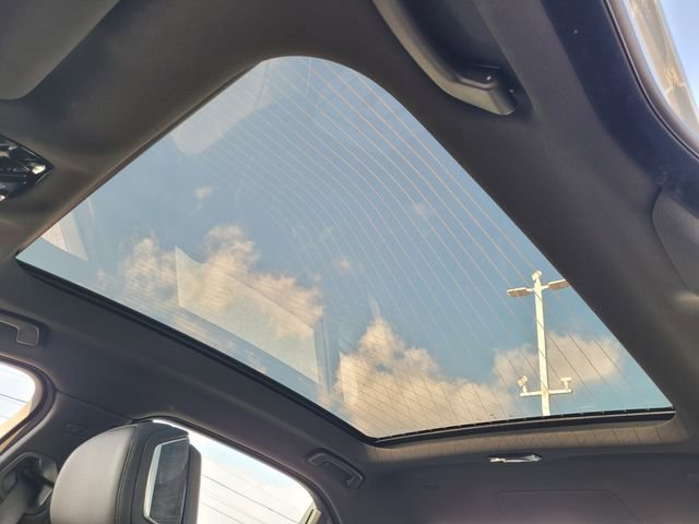 Used 2025 BMW 740i xDrive image 17