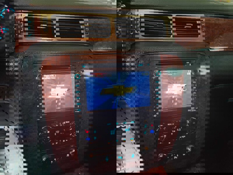 Used 2012 Chevrolet Suburban LTZ image 28