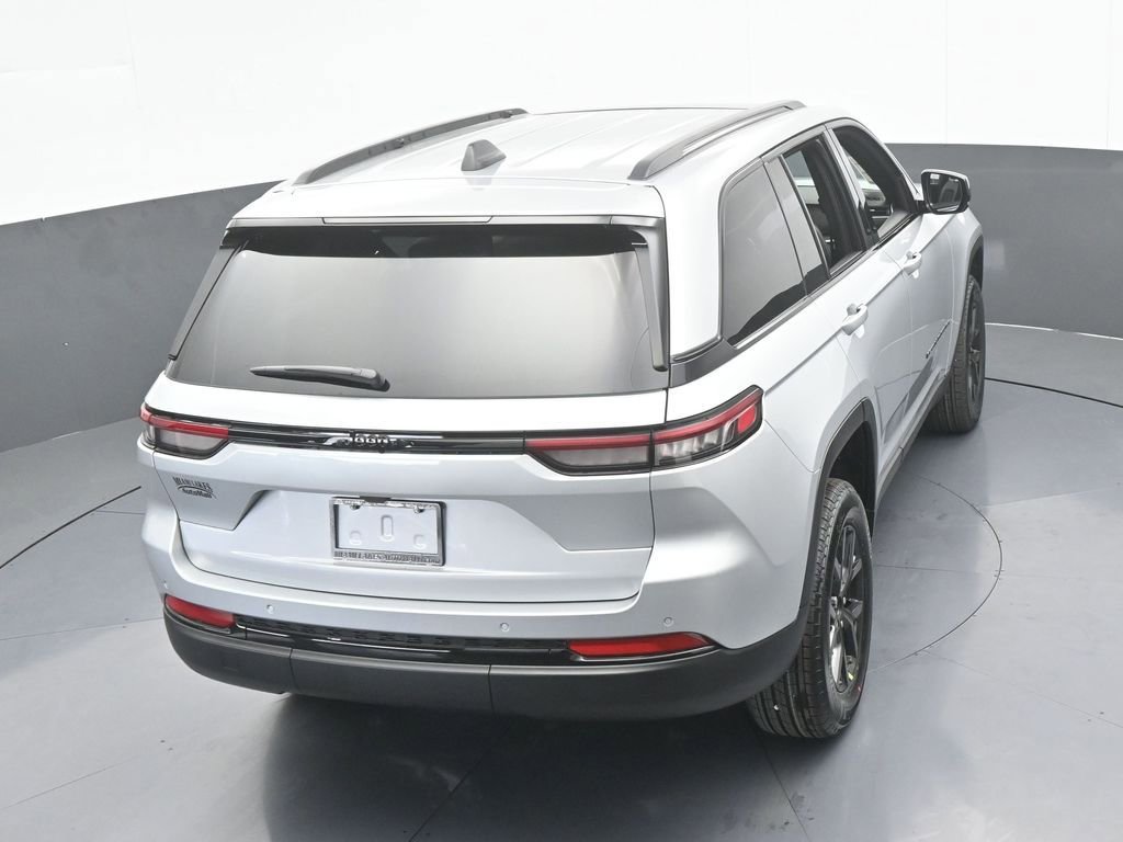 New 2025 Jeep Grand Cherokee Altitude image 45
