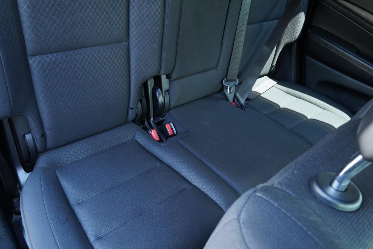 Used 2019 Jeep Grand Cherokee Laredo AWD/4WD image 57