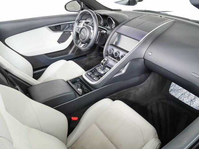 Used 2020 Jaguar F-TYPE Convertible image 27