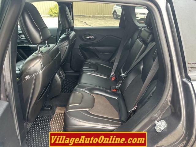 Used 2020 Jeep Cherokee Latitude Plus AWD/4WD image 30