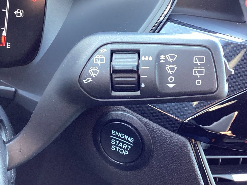 Used 2025 Ford Escape ST-Line image 25