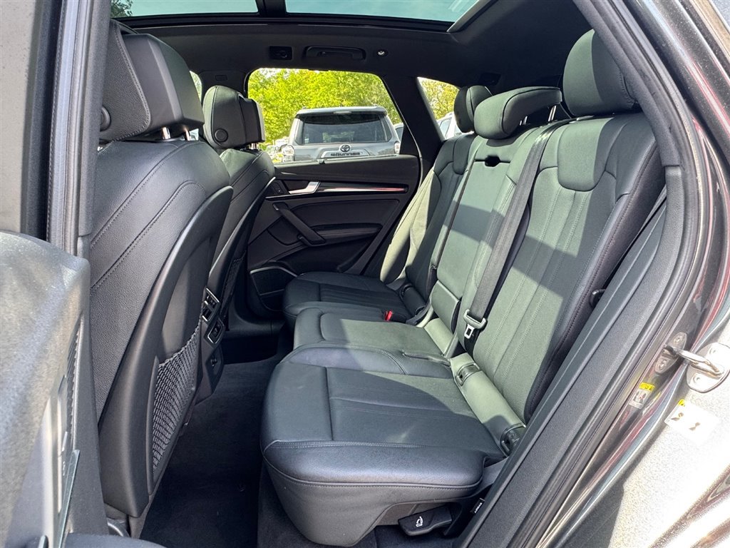 Used 2018 Audi SQ5 Prestige w/ Prestige Package AWD/4WD image 17