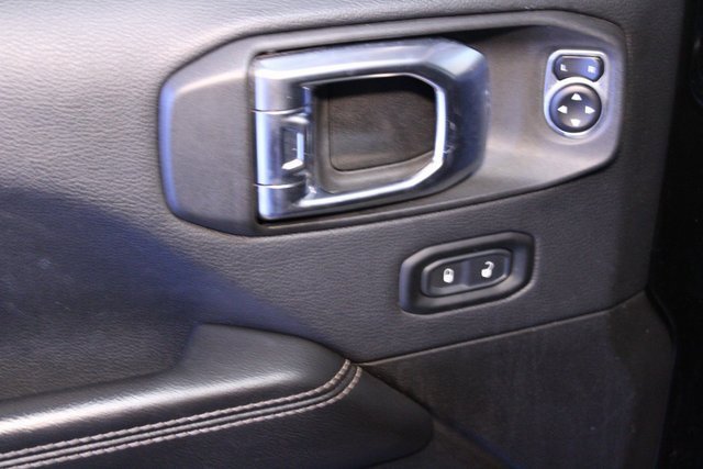 Used 2018 Jeep Wrangler Unlimited Sahara w/ Uconnect 4C Nav & Sound Group image 11