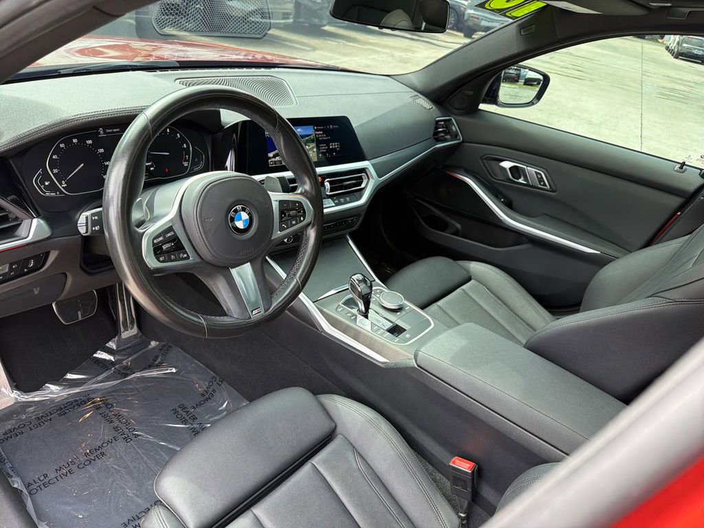 Used 2021 BMW 330i Sedan w/ M Sport Package RWD image 17