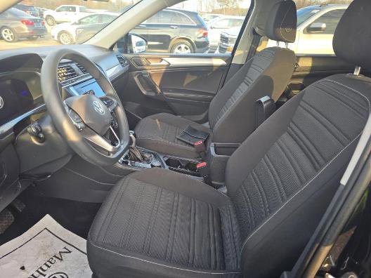 Used 2022 Volkswagen Tiguan S image 9