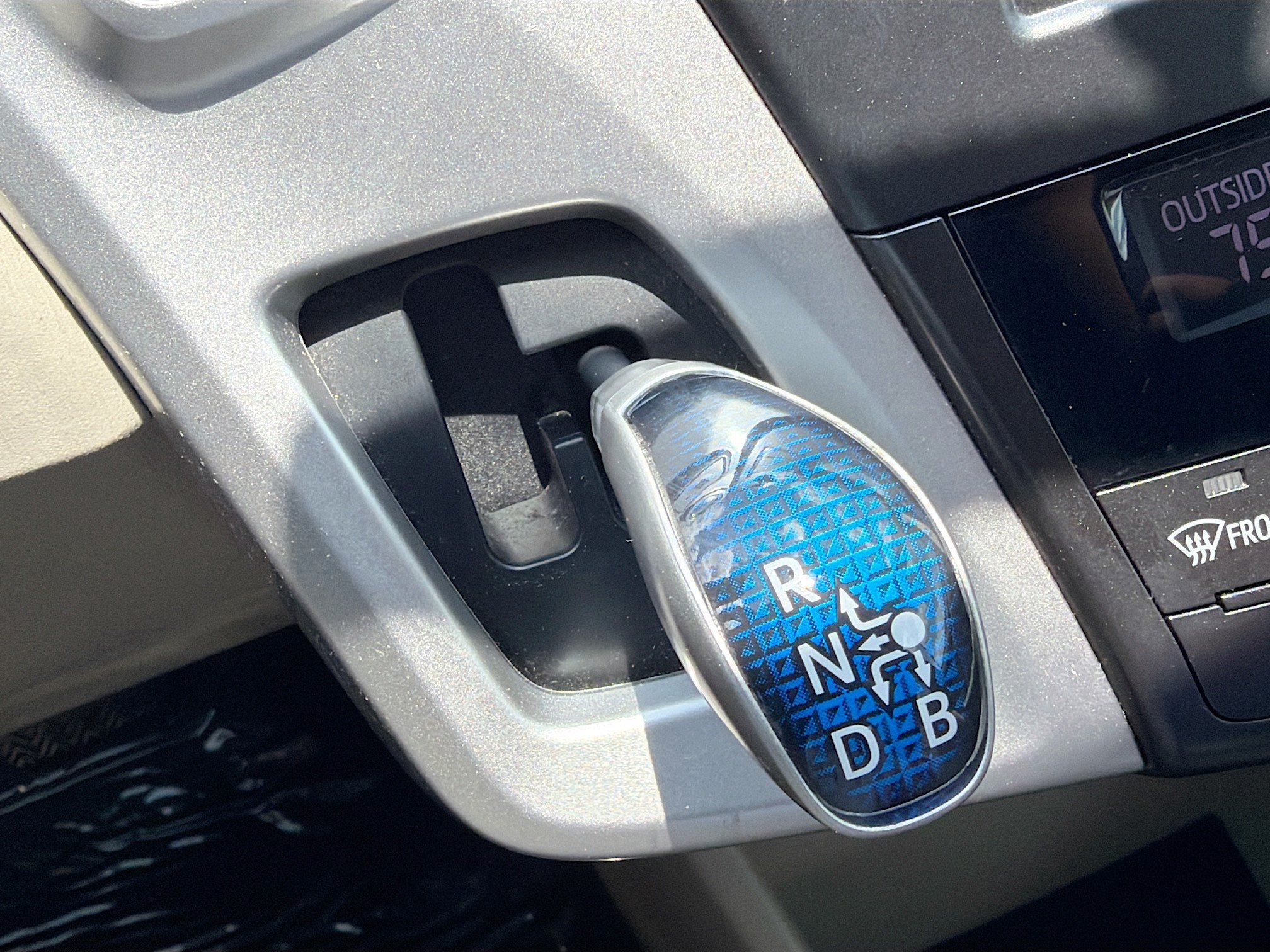 Used 2014 Toyota Prius V Two FWD image 27