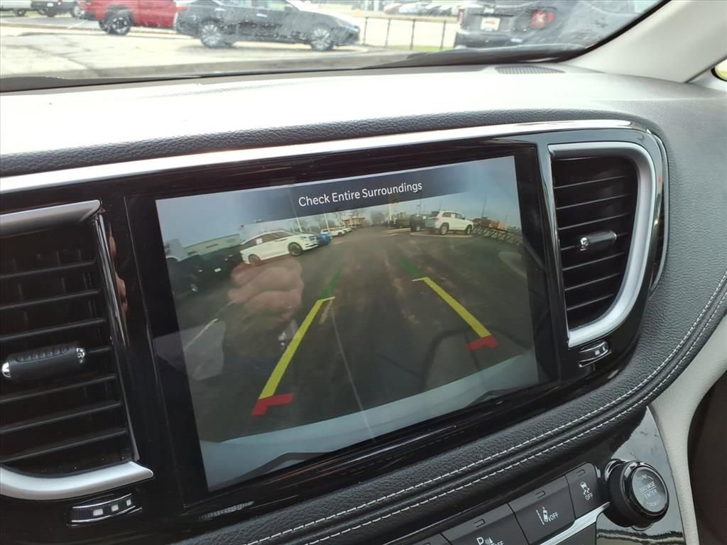 Certified 2023 Chrysler Pacifica Limited image 20