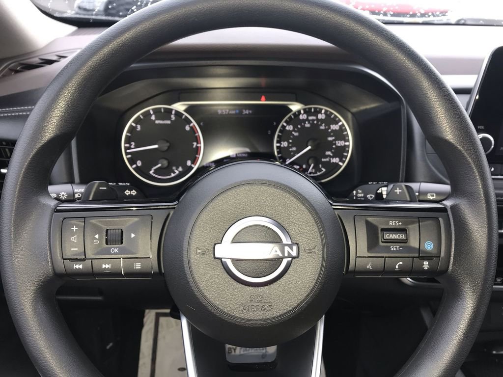 Used 2023 Nissan Rogue SV image 14