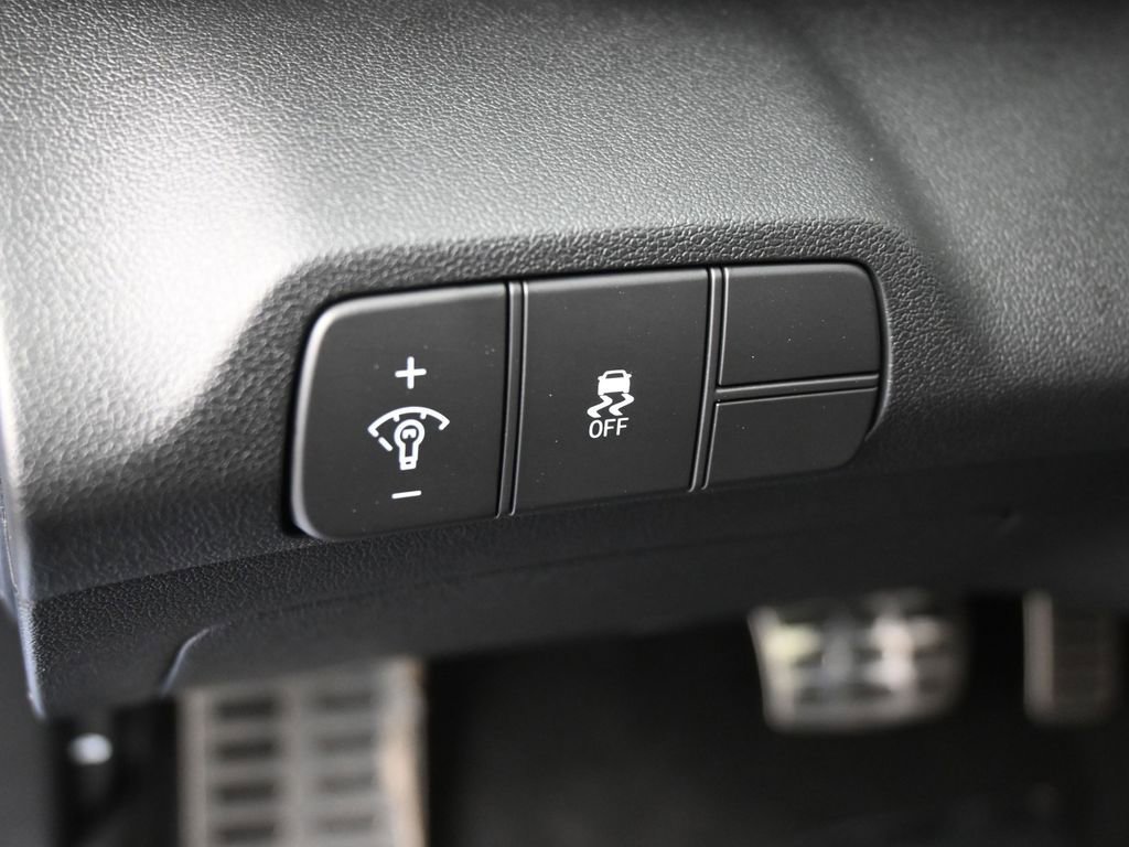 Used 2025 Hyundai Elantra N image 15