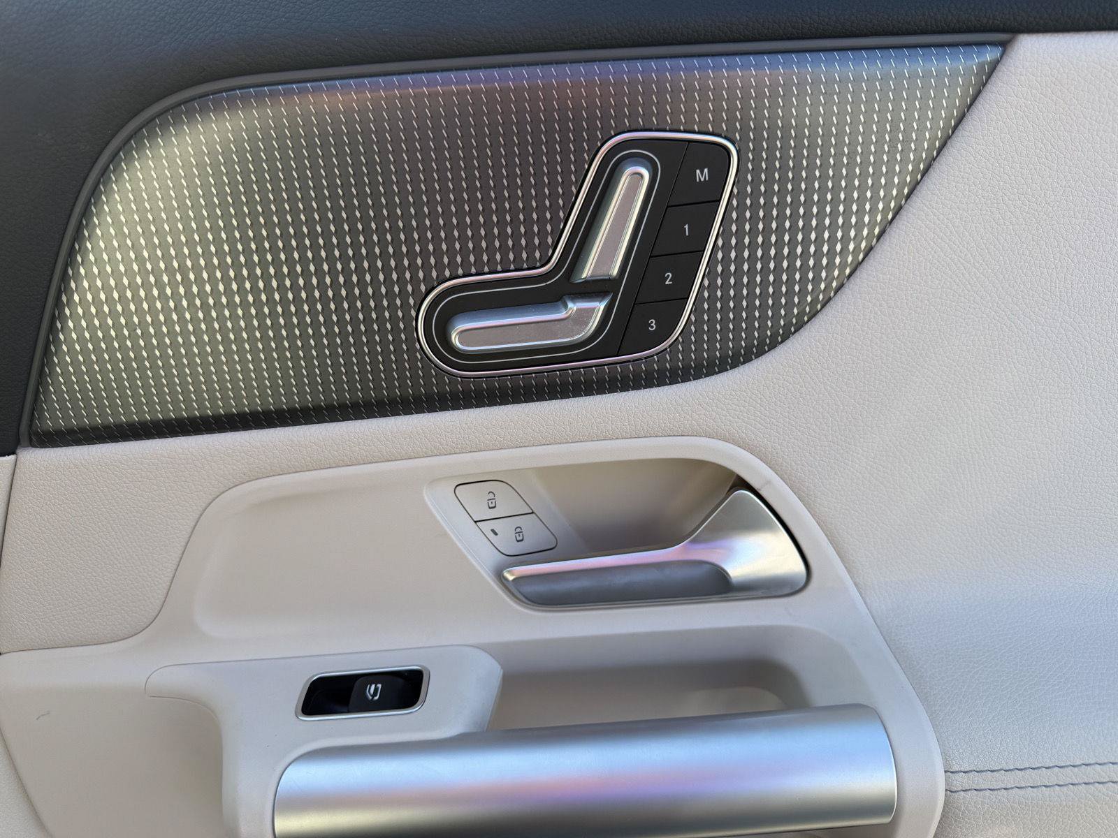 Certified 2023 Mercedes-Benz GLA 250 image 28