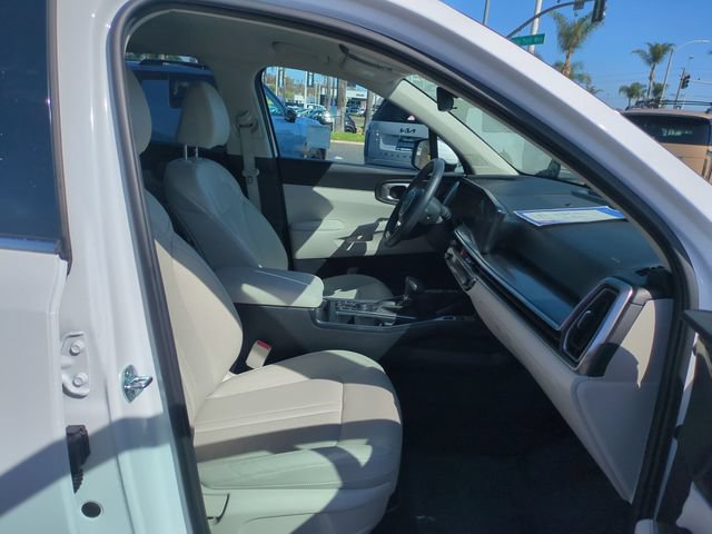 Certified 2025 Kia Sorento S AWD/4WD image 31