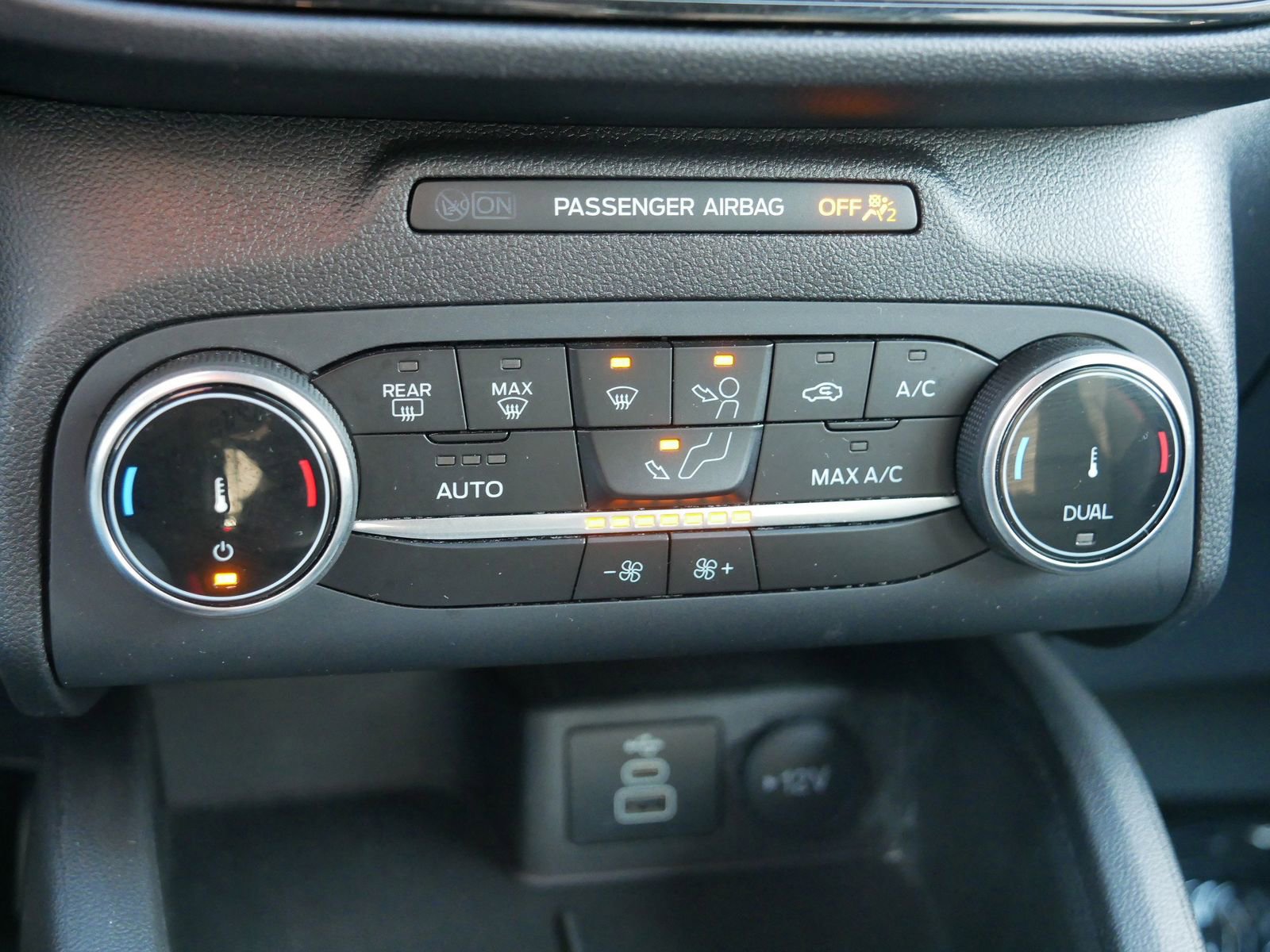 Certified 2025 Ford Escape ST-Line image 24