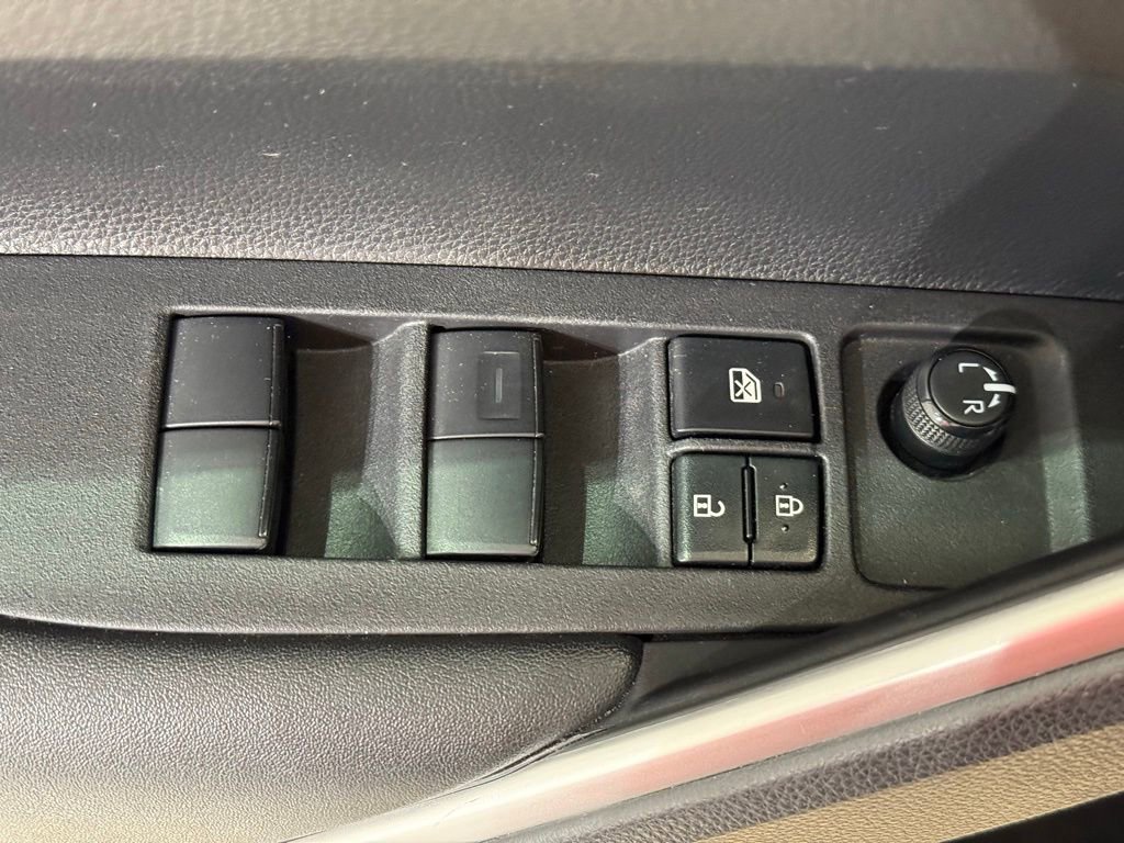 Certified 2024 Toyota Corolla Cross LE FWD image 16