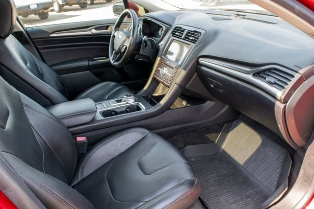 Used 2020 Ford Fusion Energi Titanium FWD image 22