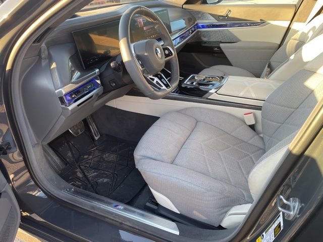 Used 2023 BMW 760i xDrive image 14