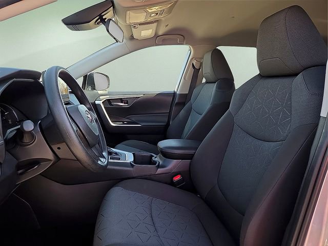 Used 2025 Toyota RAV4 XLE image 16