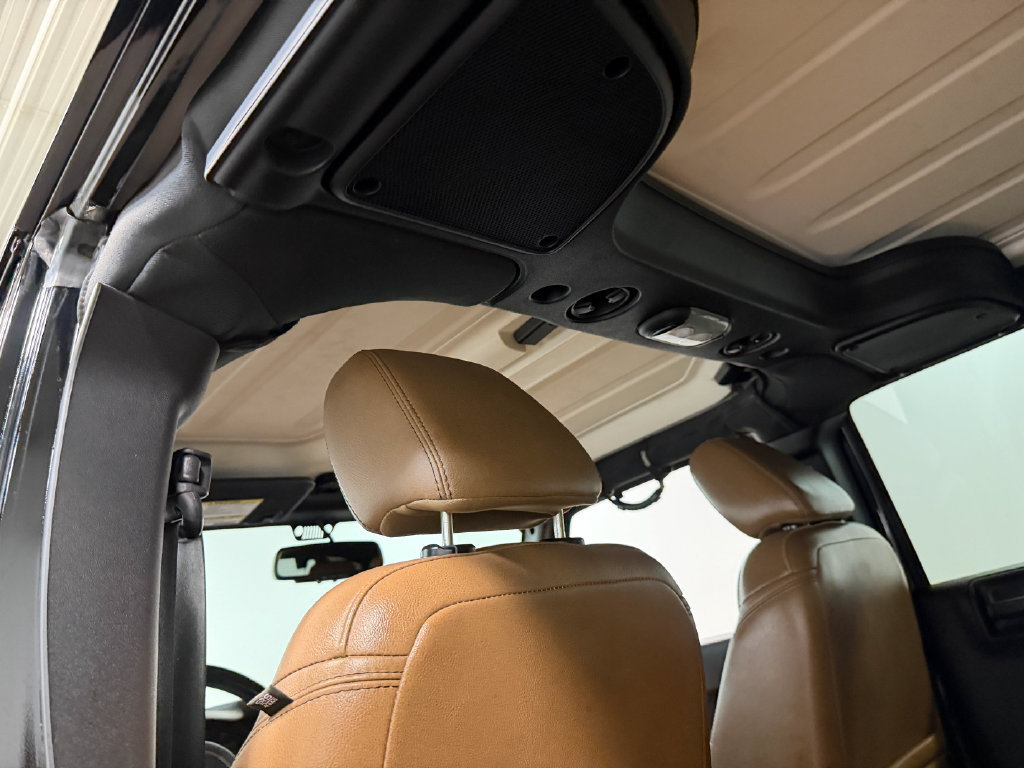 Used 2015 Jeep Wrangler Unlimited Sahara w/ Connectivity Group AWD/4WD image 52