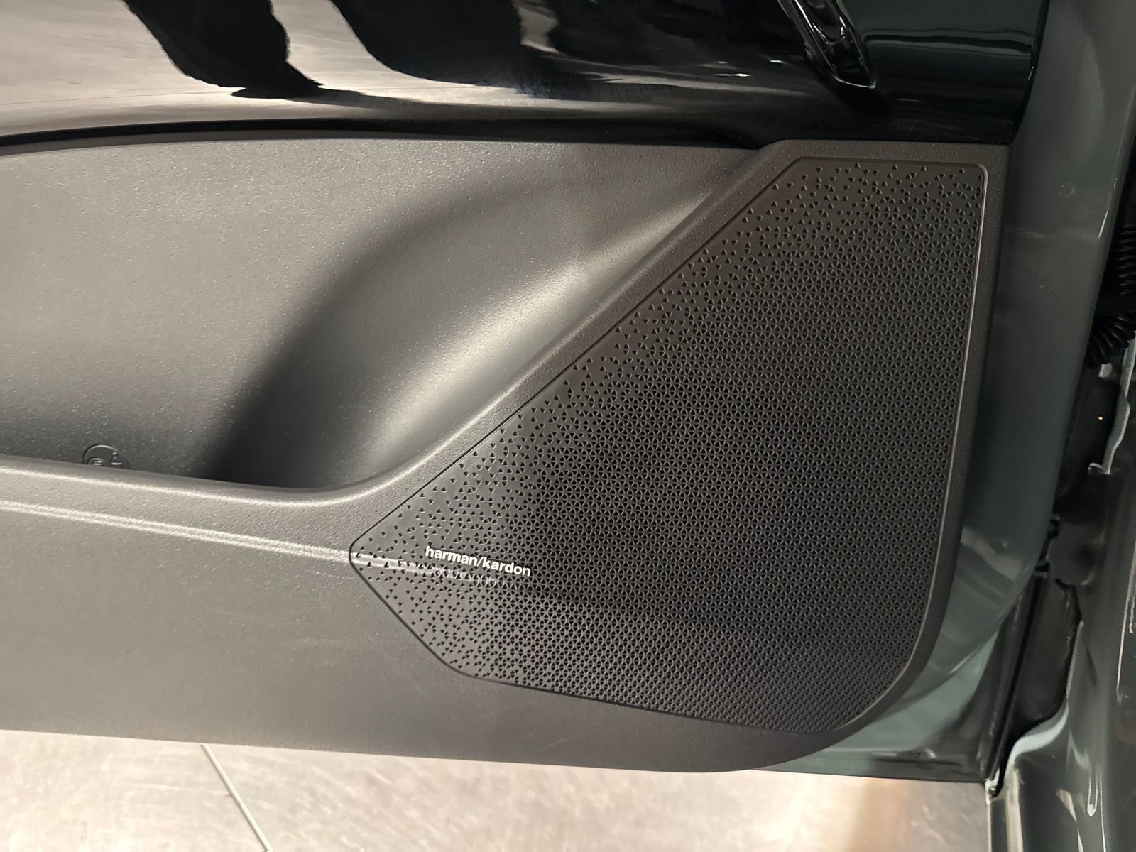 Used 2025 Kia Niro SX Touring FWD image 20
