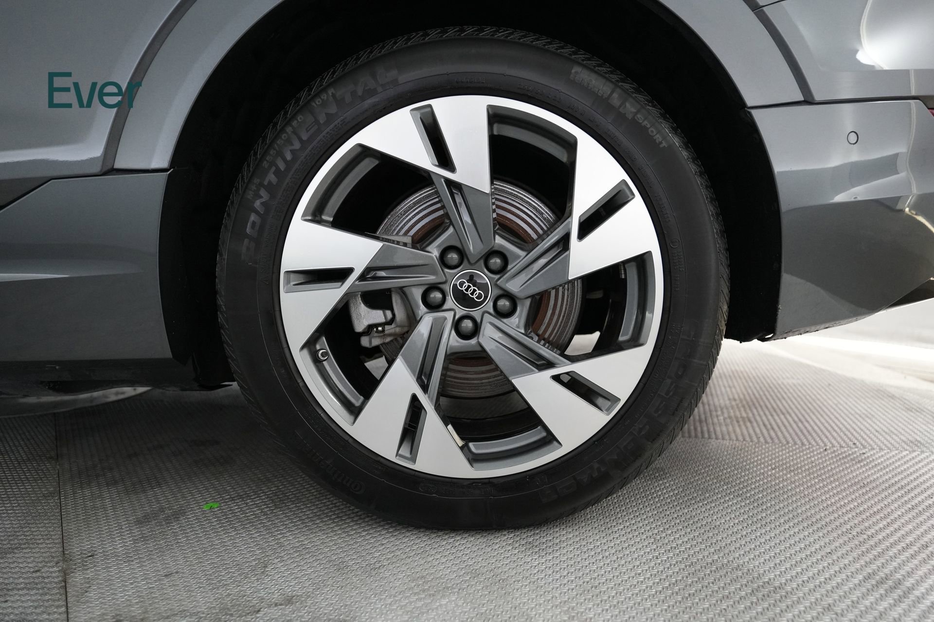 Used 2022 Audi e-tron Premium w/ Convenience Plus Package image 9