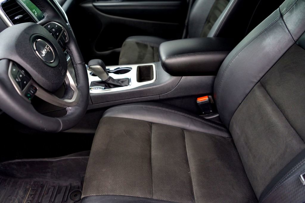 Used 2018 Jeep Grand Cherokee Altitude AWD/4WD image 10