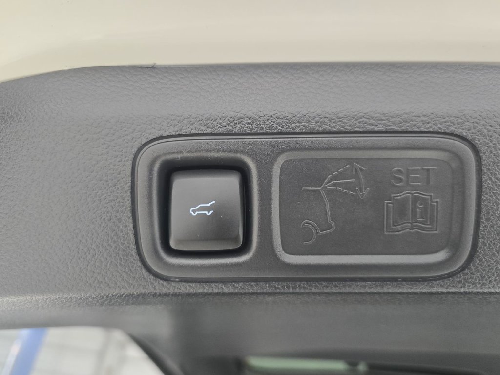 Used 2024 Ford Expedition XLT AWD/4WD image 39