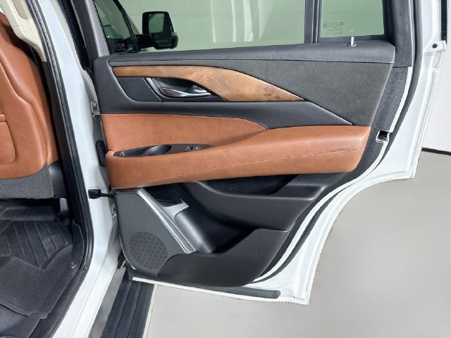 Used 2019 Cadillac Escalade Premium Luxury AWD/4WD image 27