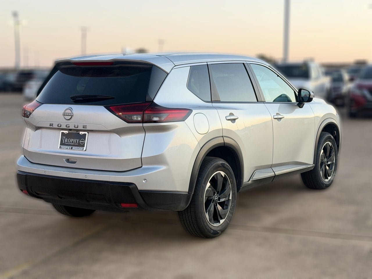 Certified 2025 Nissan Rogue SV FWD image 4