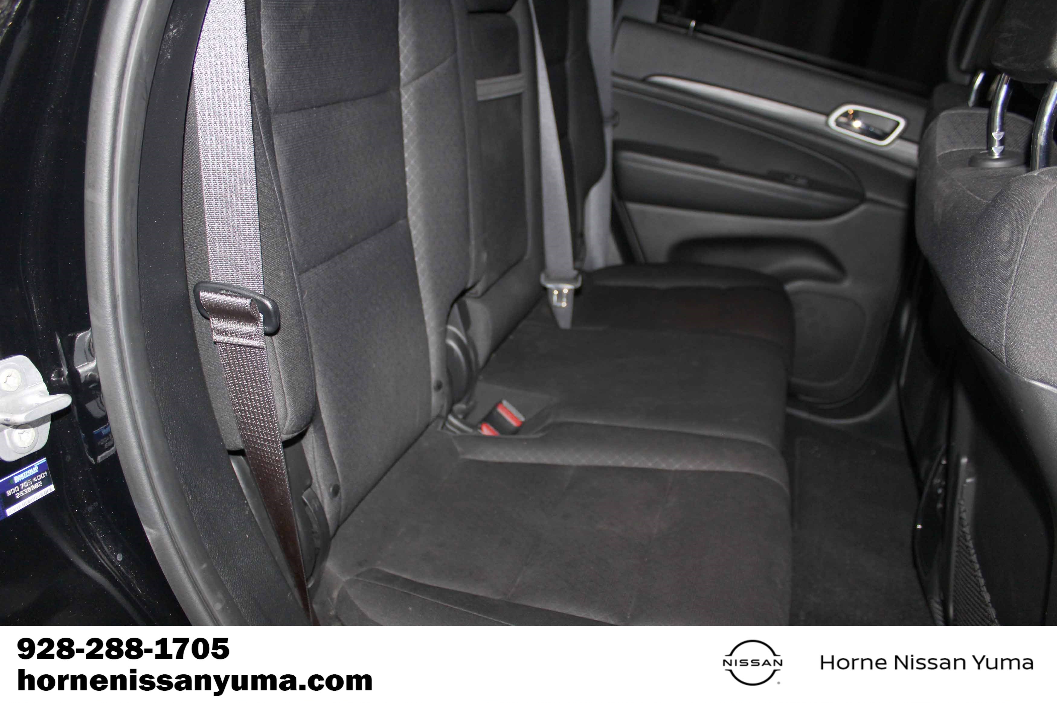 Used 2019 Jeep Grand Cherokee Laredo AWD/4WD image 7