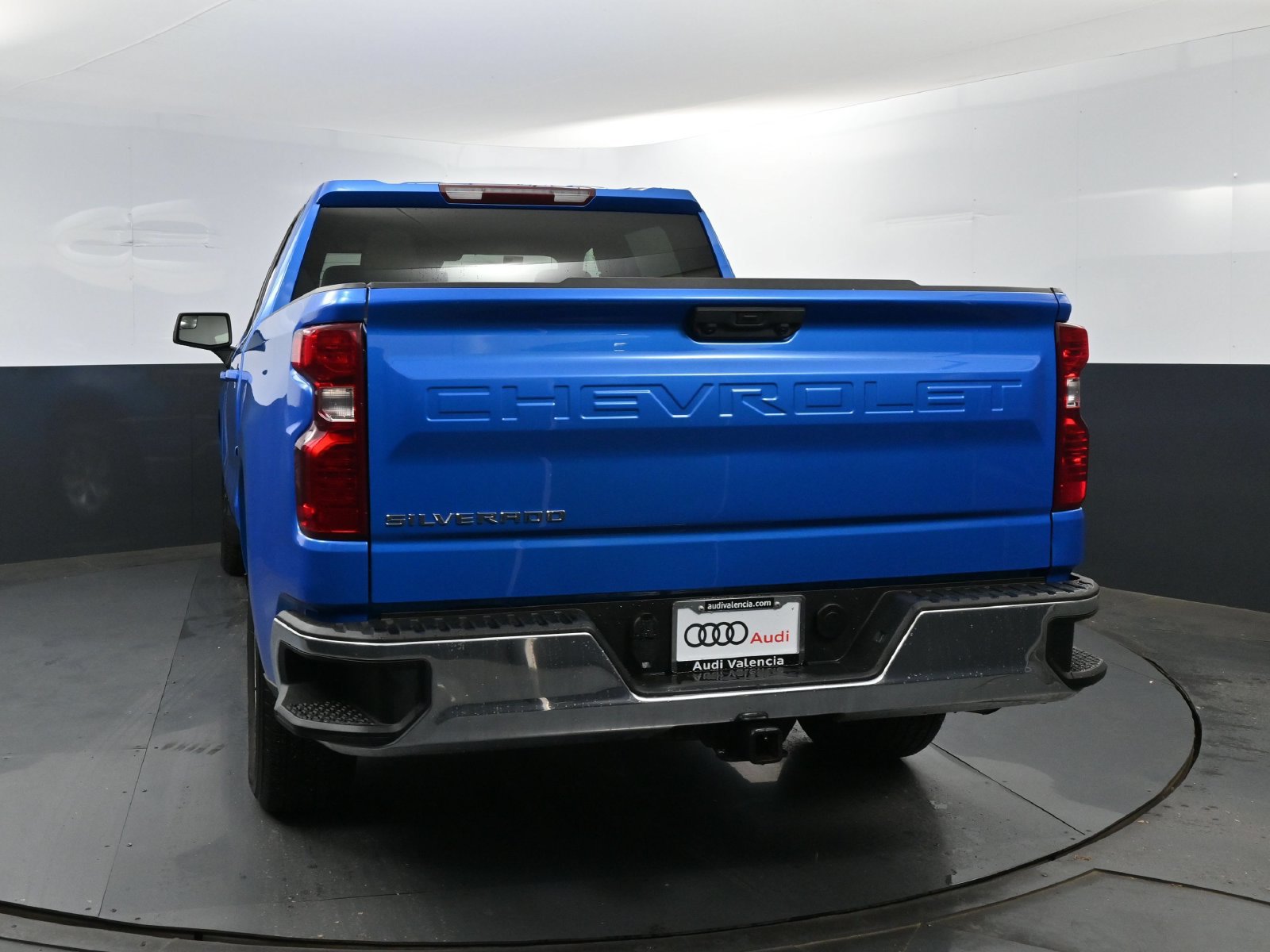 Used 2025 Chevrolet Silverado 1500 LT AWD/4WD image 19