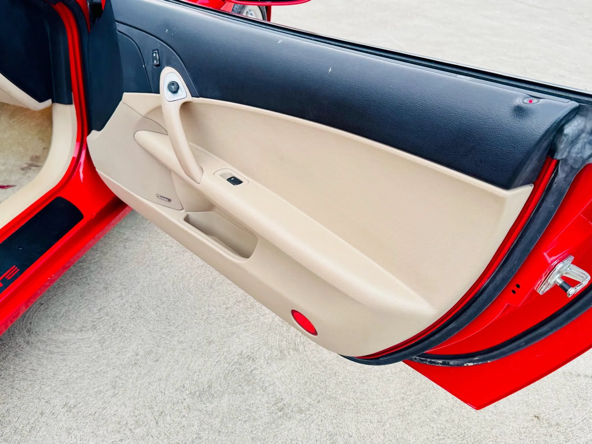 Used 2006 Chevrolet Corvette Convertible w/ Preferred Equipment Group RWD image 33