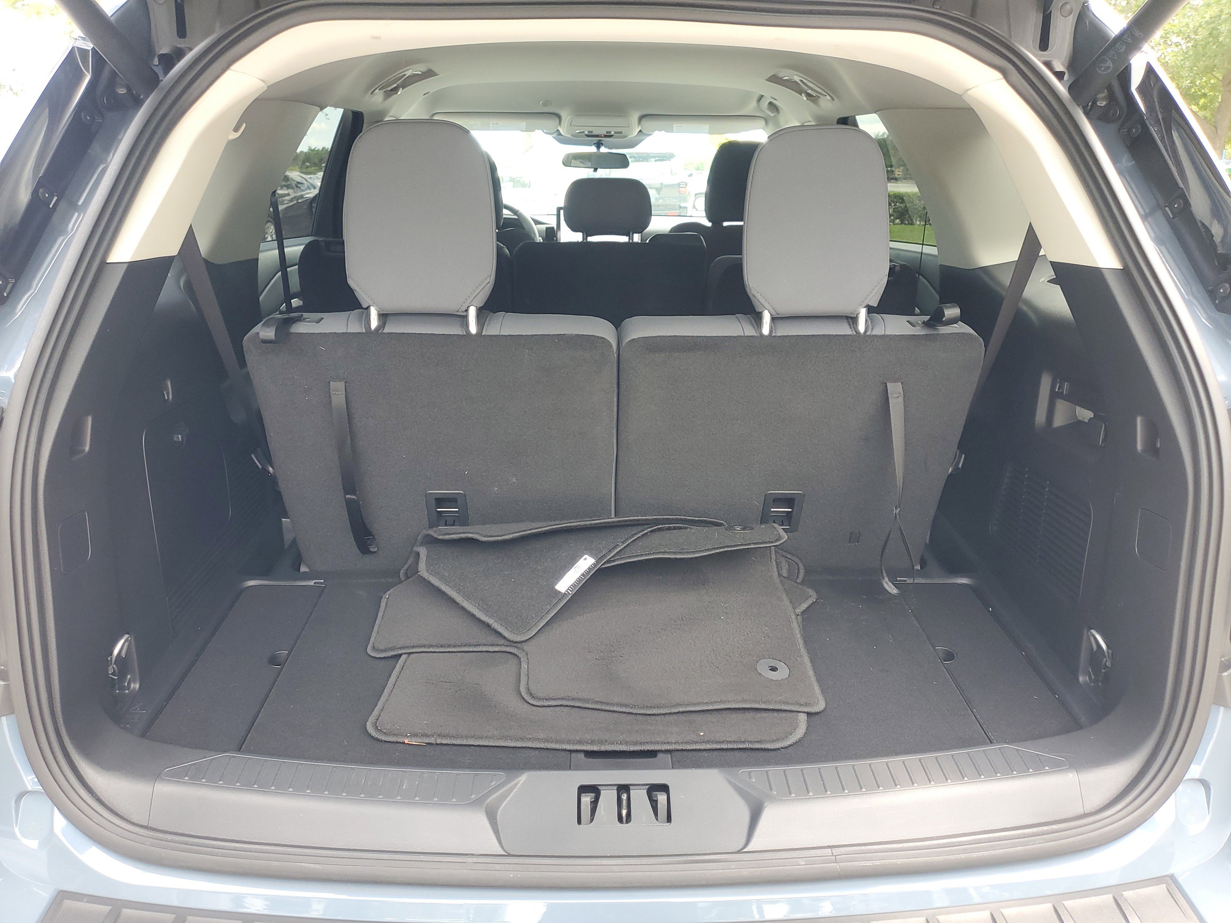 Used 2025 Ford Explorer Active RWD image 9