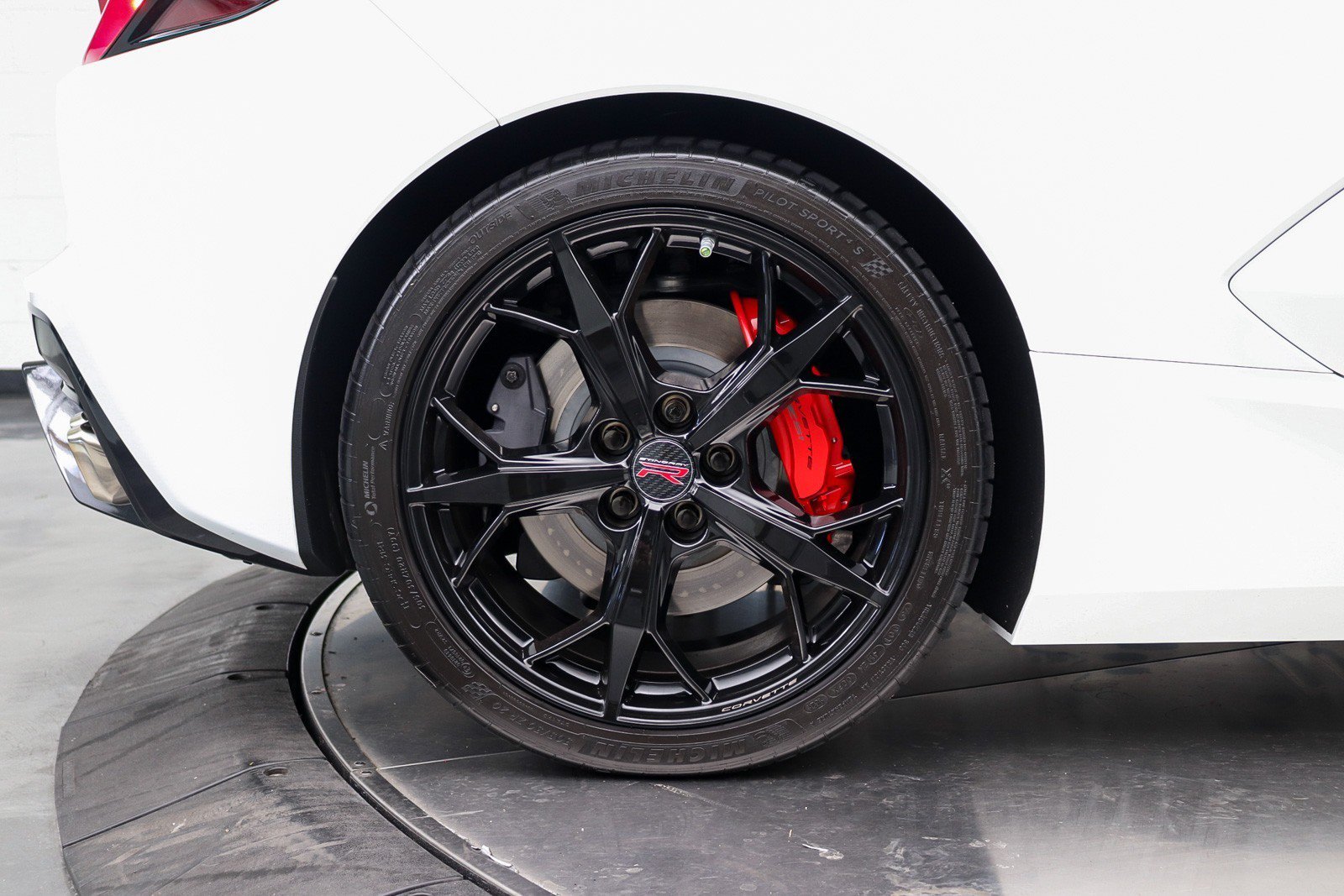 Used 2021 Chevrolet Corvette Stingray Premium Conv w/ Z51 Performance Package RWD image 24